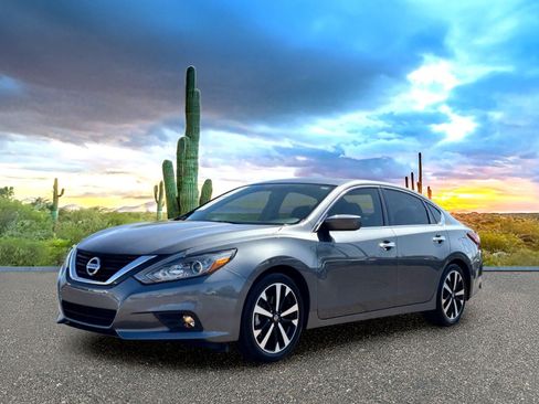 Used 2018 Nissan Altima 2.5 SR FWD image 2