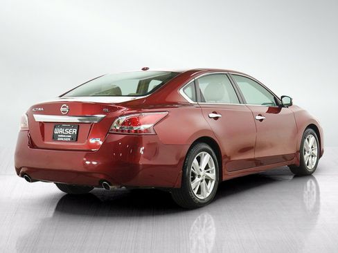 Used 2013 Nissan Altima 2.5 SL w/ Technology Pkg FWD image 5