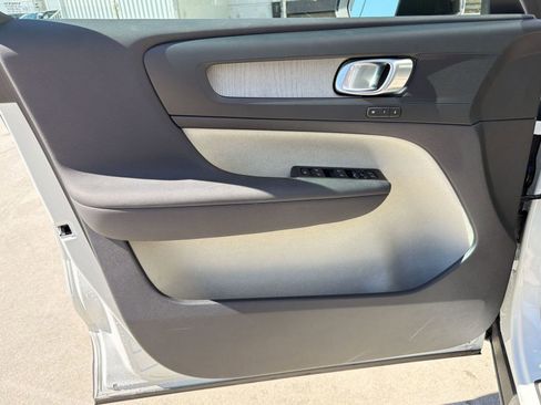 Used 2023 Volvo XC40 B5 Plus w/ Protection Package Premier image 22