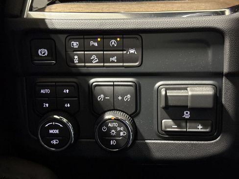 New 2026 Chevrolet Tahoe High Country AWD/4WD image 19