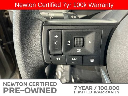 Used 2025 Nissan Kicks SV FWD image 27