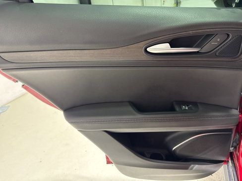 Used 2022 Alfa Romeo Stelvio Ti image 28