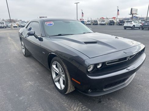Used 2018 Dodge Challenger R/T image 4