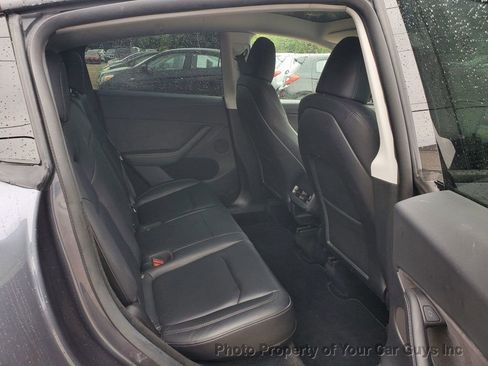 Used 2023 Tesla Model Y 2WD image 18