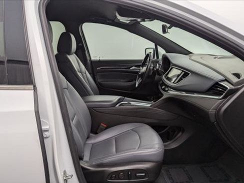 Used 2024 Buick Enclave Premium image 23