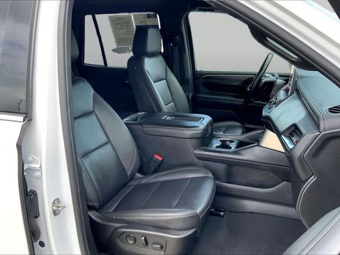 Used 2024 Chevrolet Tahoe LT RWD image 9