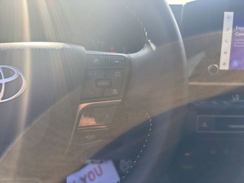 Used 2025 Toyota Camry SE image 22