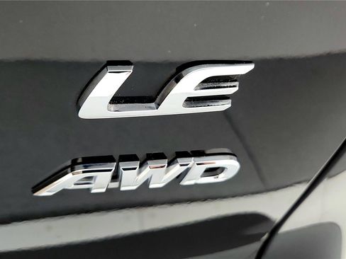 Certified 2023 Toyota Corolla Cross LE image 26