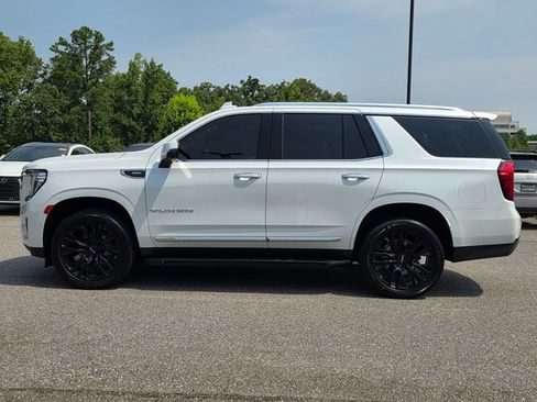 Used 2022 GMC Yukon SLT w/ SLT Premium Package AWD/4WD image 2