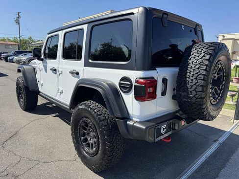 Used 2022 Jeep Wrangler Unlimited Rubicon w/ Xtreme Recon 35" Tire Package image 4