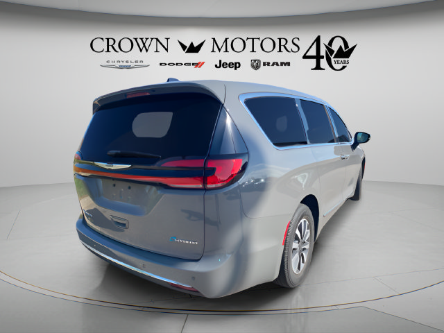 Used 2023 Chrysler Pacifica Limited FWD image 5