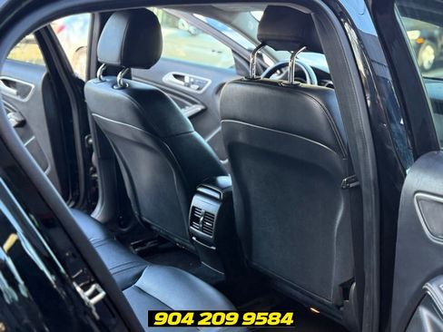 Used 2020 Mercedes-Benz GLA 250 image 29