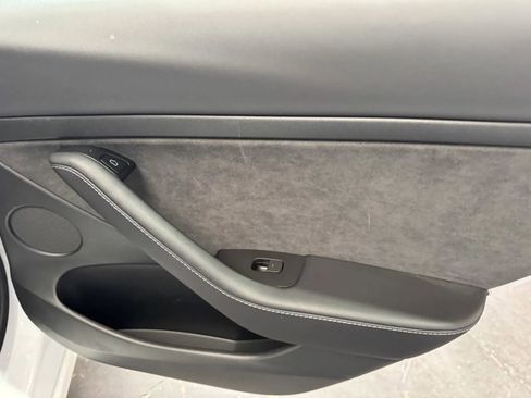 Used 2023 Tesla Model 3 Standard Range image 9