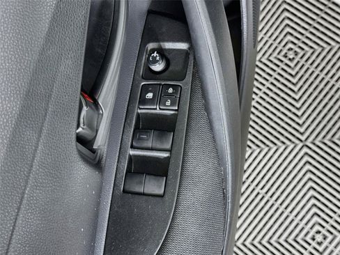 Used 2024 Toyota Corolla LE w/ LE Convenience Package FWD image 19