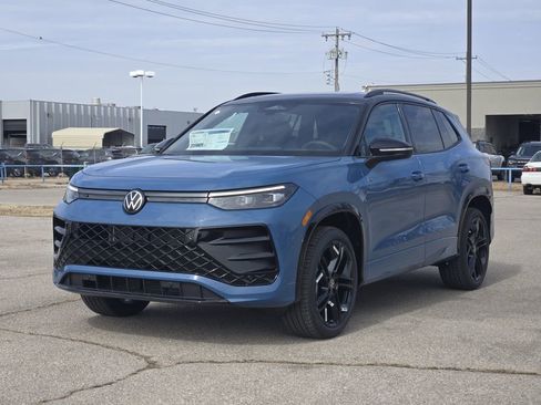 New 2026 Volkswagen Tiguan SE R-Line image 2