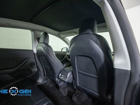 Used 2022 Tesla Model Y Long Range AWD/4WD image 33