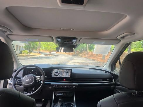 Used 2025 Kia Carnival SX Prestige FWD image 21