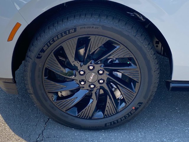 New 2027 Lincoln Navigator Reserve w/ Jet Appearance Package AWD/4WD image 5