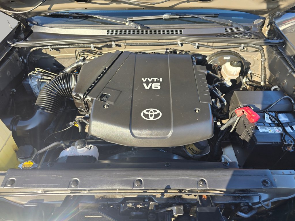 Used 2010 Toyota Tacoma 4x4 Access Cab V6 image 18
