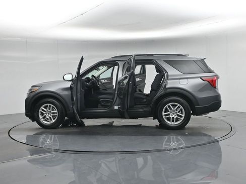 New 2026 Ford Explorer Active RWD image 35