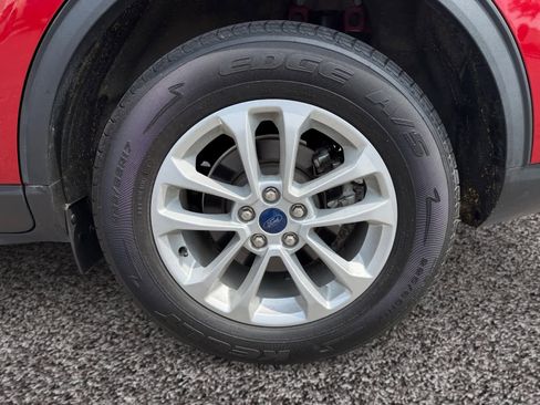 Used 2022 Ford Escape SE w/ Cold Weather Package FWD image 9