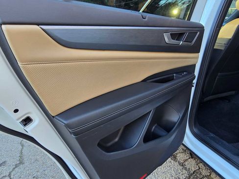 Used 2024 Volkswagen Atlas Cross Sport SE image 15