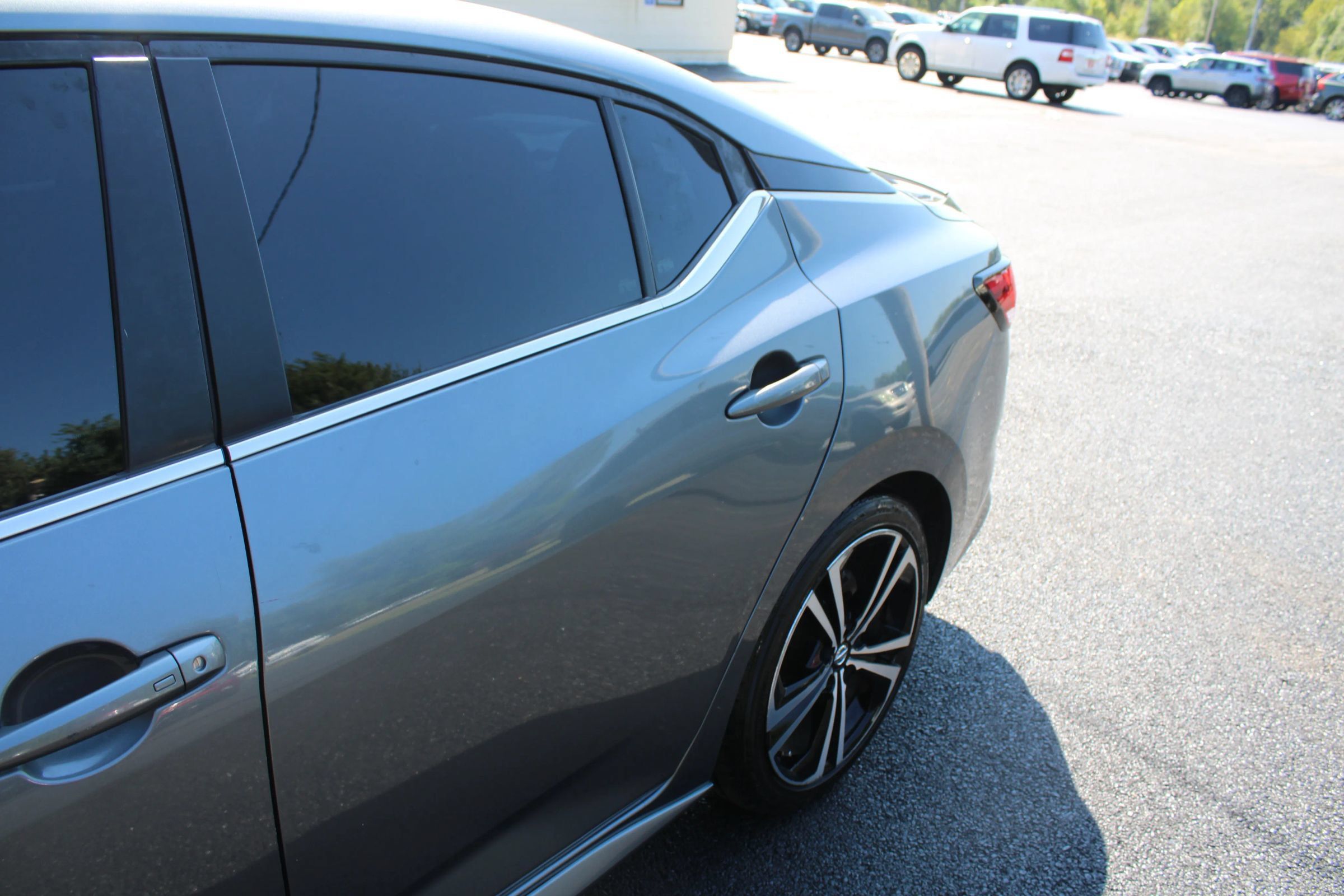 Used 2020 Nissan Sentra SR FWD image 4