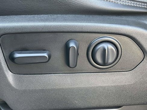 Used 2019 Chevrolet Silverado 1500 High Country w/ Technology Package image 9