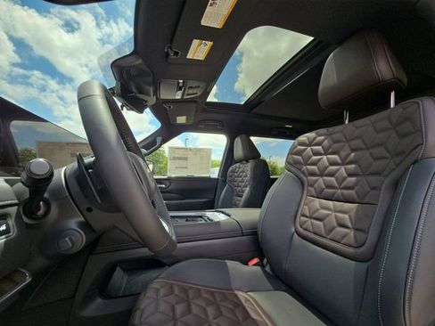 New 2026 Nissan Armada Platinum AWD/4WD image 7