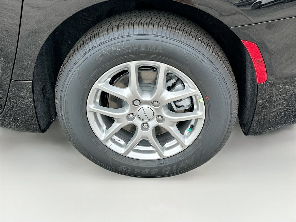 New 2027 Chrysler Pacifica Select FWD image 38