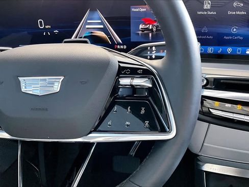 Used 2025 Cadillac Lyriq Sport image 24