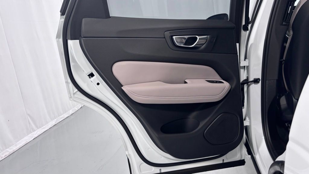 Certified 2026 Volvo XC60 B5 Plus AWD/4WD image 23