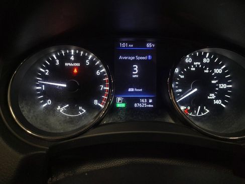 Used 2018 Nissan Rogue SV AWD/4WD image 23
