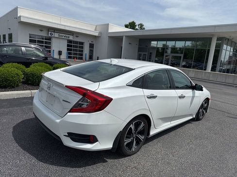 Used 2017 Honda Civic Touring image 22