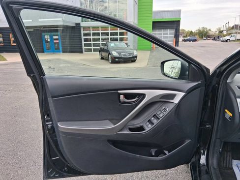 Used 2012 Hyundai Elantra Limited w/ Technology Pkg 5 FWD image 7