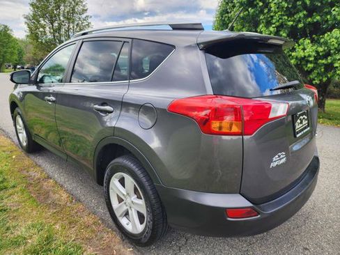 Used 2013 Toyota RAV4 XLE image 8