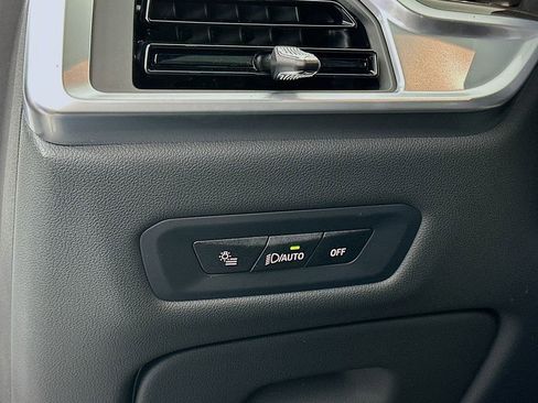 Used 2025 BMW X5 xDrive50e image 12