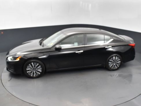 Used 2024 Nissan Altima 2.5 SV image 46