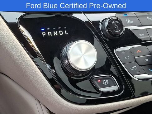 Used 2023 Chrysler Pacifica Limited FWD image 17