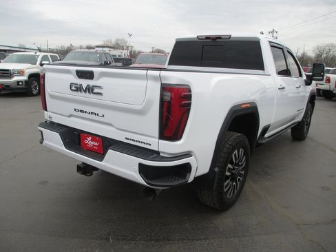 Used 2024 GMC Sierra 2500 Denali Ultimate image 6