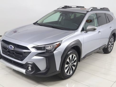 Used 2025 Subaru Outback Touring XT image 24