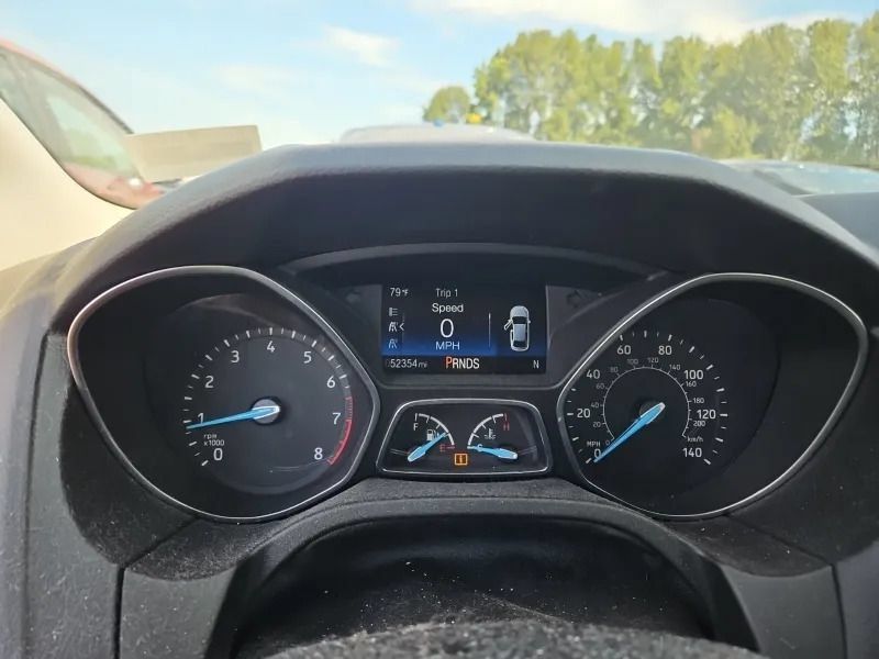 Used 2017 Ford Focus Titanium FWD image 4