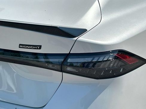 New 2027 Nissan Sentra SR w/ SR Premium Package FWD image 10
