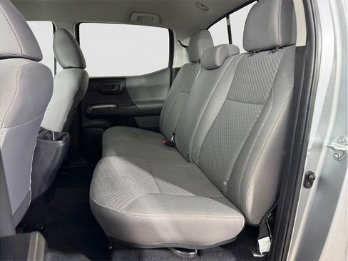 Used 2022 Toyota Tacoma SR5 RWD image 11