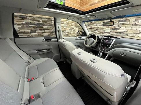 Used 2013 Subaru Forester 2.5X Premium w/ All-Weather Plus Pkg AWD/4WD image 29