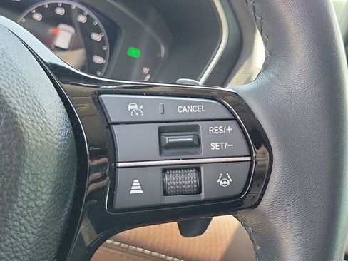 Used 2025 Honda Pilot Elite image 32