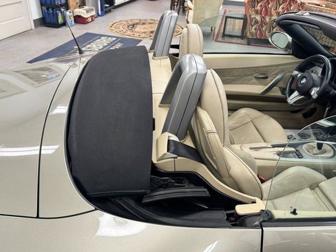 Used 2004 BMW Z4 2.5i RWD image 20