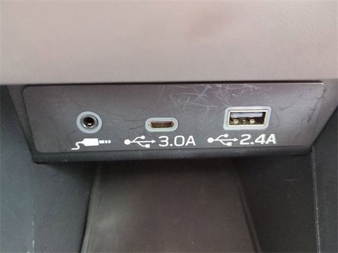 Used 2024 Subaru Outback Premium image 24