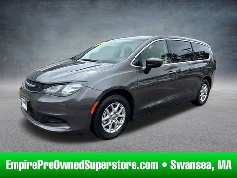 Used 2023 Chrysler Voyager LX FWD image 1