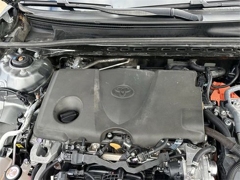 Used 2025 Toyota Camry SE image 32